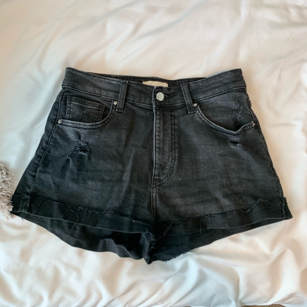 H&M Balck Shorts
